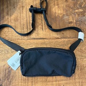 Lululemon mini belt bag NWT black
